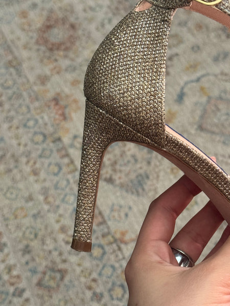 Stuart Weitzman златни сандали на ток