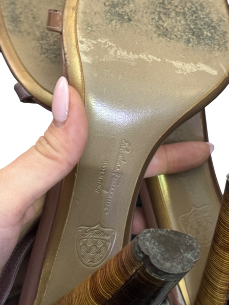 Salvatore Ferragamo обувки на ток