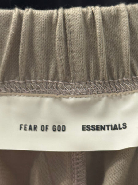 Fear of God Essentials дамски къс панталон
