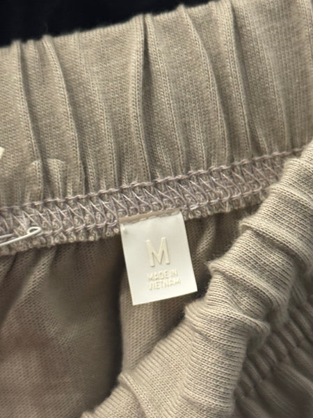 Fear of God Essentials дамски къс панталон