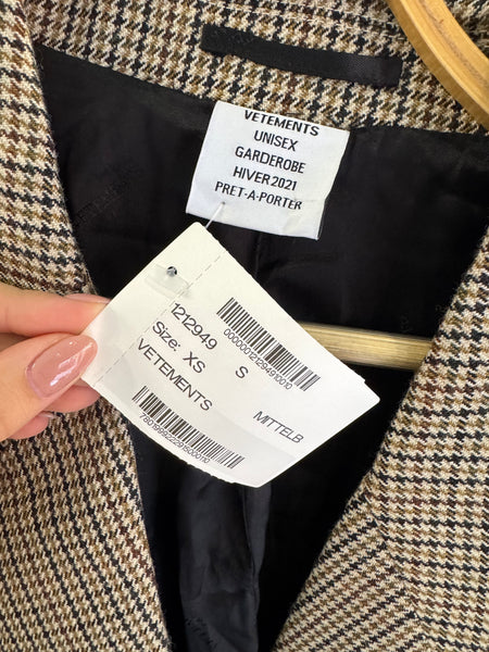 Vetements F/W 2021 палто